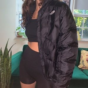 The North Face Womens 550 black puffer jacket